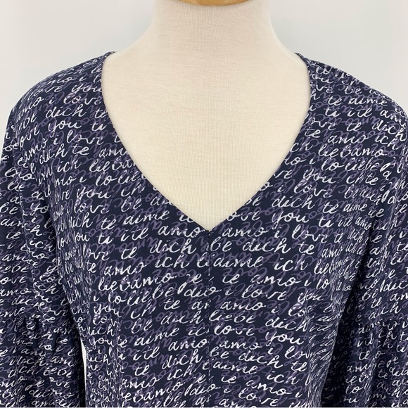Cabi Te Amo Blouse # 5336, 'Love' Printed Long Sleeve V-neck Navy Blouse, Small - Picture 2 of 16